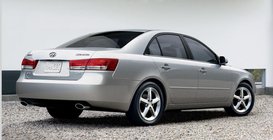  Hyundai Sonata 2005 года  (фото 12 из 22)